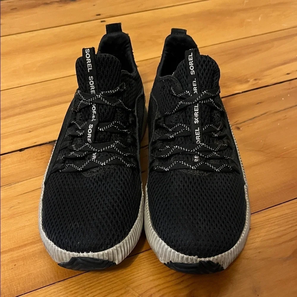 SOREL Out N About Plus Lace Up Waterproof Sneakers Women’s 6 Black Gray